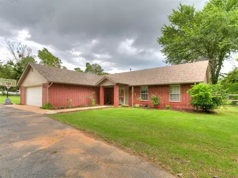1025 Wagon Trail Ln, Goldsby, OK 73093