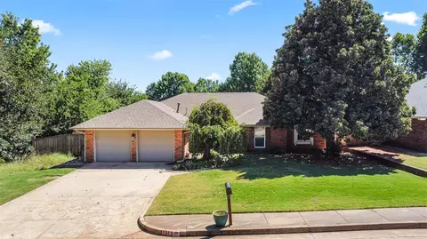 1816 Smoky Hollow Rd, Edmond, OK 73013