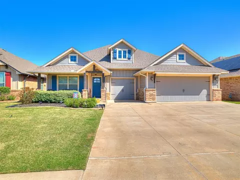 917 NE 34th Ter, Moore, OK 73160