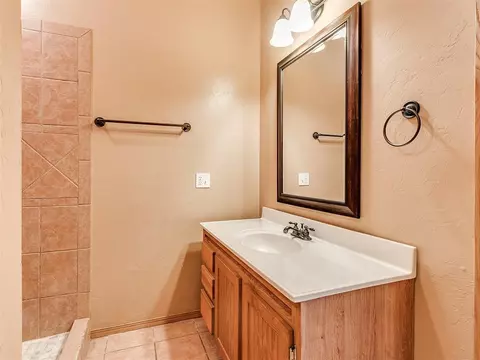 816 E Roller Coaster Rd, Guthrie, OK 73044 photo 38