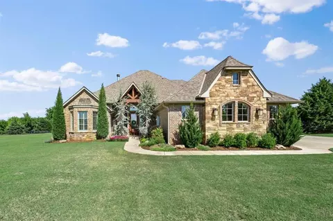 7400 Misty Glen Dr, Edmond, OK 73025