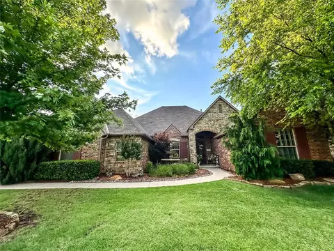 16721 Village Garden Dr, Edmond, OK 73012