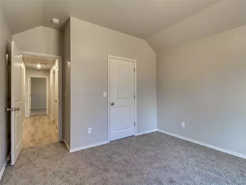 Bedroom - 104741 S Pimlico Pass, Mcloud, OK 74851 photo 6 of 7