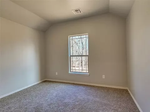 Bedroom - 104741 S Pimlico Pass, Mcloud, OK 74851 photo 5 of 7