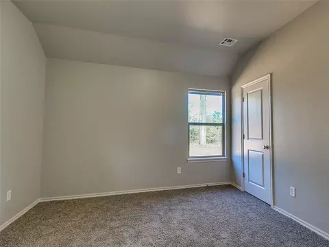 Bedroom - 104741 S Pimlico Pass, Mcloud, OK 74851 photo 1 of 7