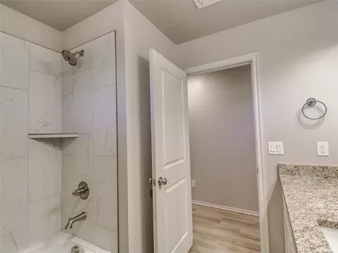 Bath - 104741 S Pimlico Pass, Mcloud, OK 74851 photo 3 of 5