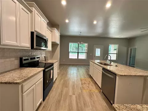 Kitchen - 104741 S Pimlico Pass, Mcloud, OK 74851 photo 4 of 5