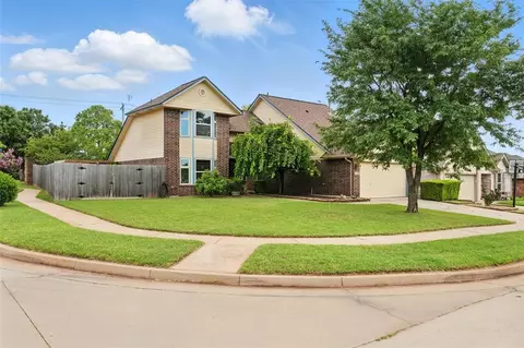 1201 NE 26th St, Moore, OK 73160