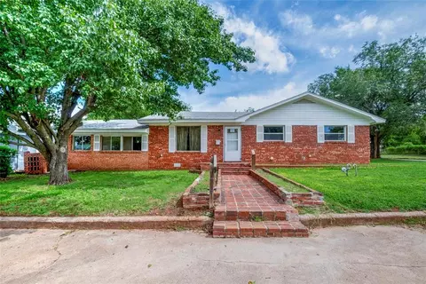 420 E 12th St, Chandler, OK 74834