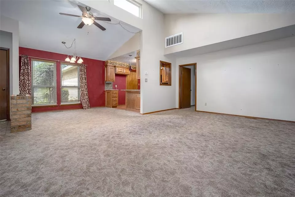  1909 Oakcreek Dr, Norman, OK 73071 photo 9