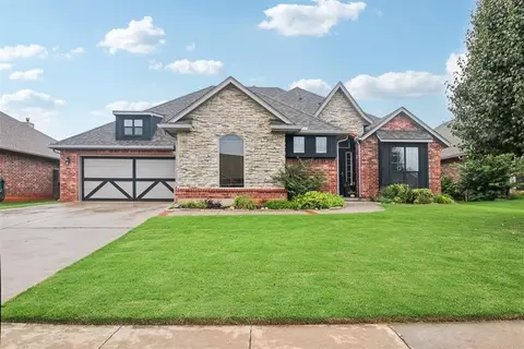 2517 SE 13th St, Moore, OK 73160
