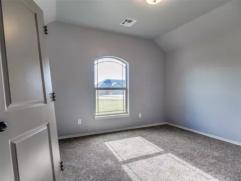 15981 Pecan Rd, Mcloud, OK 74851 photo 6