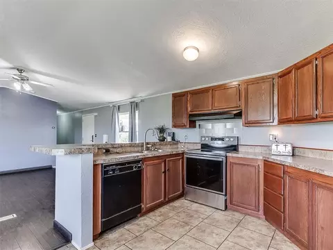4000 E Camp Dr, Guthrie, OK 73044 photo 7