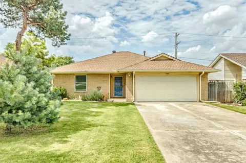 9109 NW 101st St, Yukon, OK 73099
