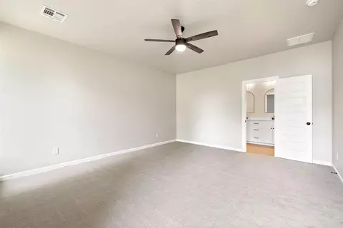 Bedroom - 203 W Holly St, Tuttle, OK 73089 photo 3 of 3
