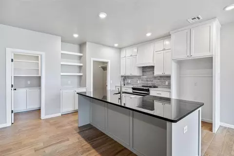 Kitchen - 203 W Holly St, Tuttle, OK 73089 photo 3 of 5
