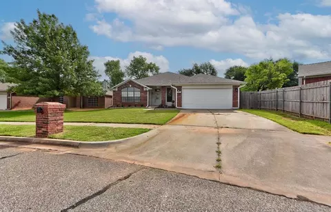 301 Edge Brook Ln, Norman, OK 73071