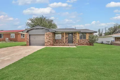 1712 N 4th St, Sayre, OK 73662