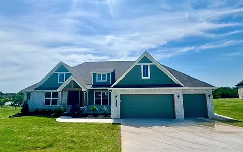 14341 Rushing Ln, Edmond, OK 73025