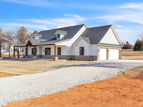 1092 S Mustang Rd, Blanchard, OK 73010