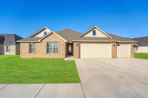2121 Longhorn Trl, Altus, OK 73521