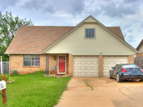 200 S Morgan Dr, Moore, OK 73160