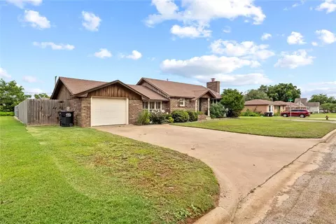 801 N 6th St, Thomas, OK 73669 photo 2