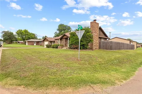 801 N 6th St, Thomas, OK 73669 photo 3