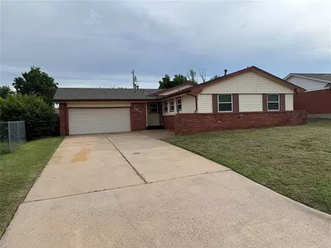5813 NW 66th St, Warr Acres, OK 73132