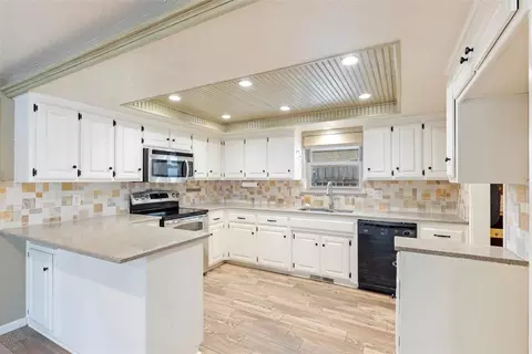 10008 Paisley Rd, Yukon, OK 73099