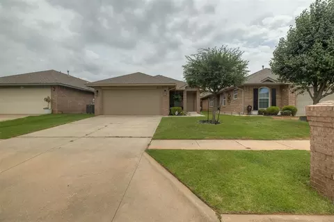 3600 Green Apple Pl, Moore, OK 73160