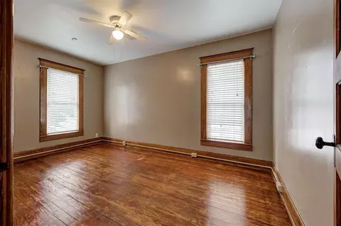 Bedroom - 423 E Noble Ave, Guthrie, OK 73044 photo 3 of 8