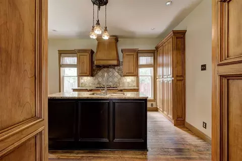Kitchen - 423 E Noble Ave, Guthrie, OK 73044 photo 1 of 5