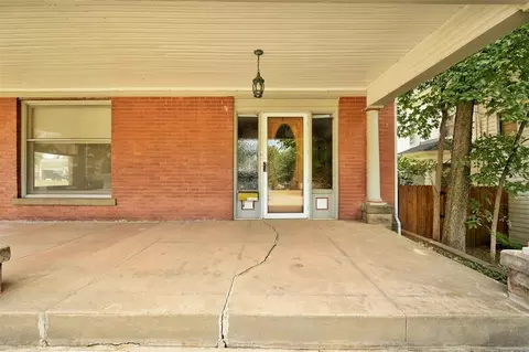 Exterior - 423 E Noble Ave, Guthrie, OK 73044 photo 6 of 11