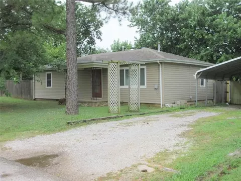 404 S 6th St, Tecumseh, OK 74873