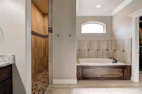 Bath - 15728 Egerton Pl, Edmond, OK 73013 photo 3 of 6