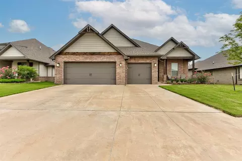 9037 NW 118th St, Yukon, OK 73099