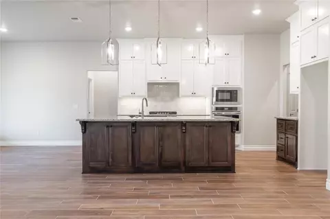 9305 NW 115th Ter, Yukon, OK 73099