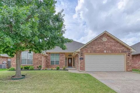3900 Irvine Dr, Norman, OK 73072