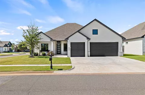 15901 Sarno Ln, Edmond, OK 73013