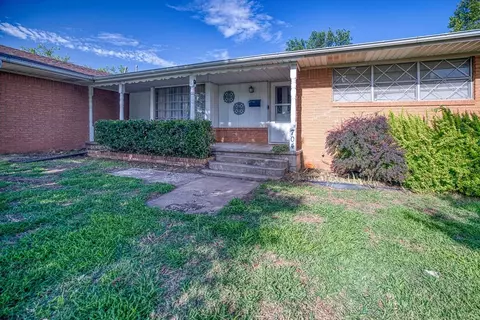 704 N Prouty Ave, Watonga, OK 73772