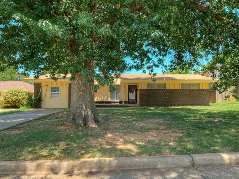 1021 W Woodcrest Dr, Oklahoma City, OK 73110