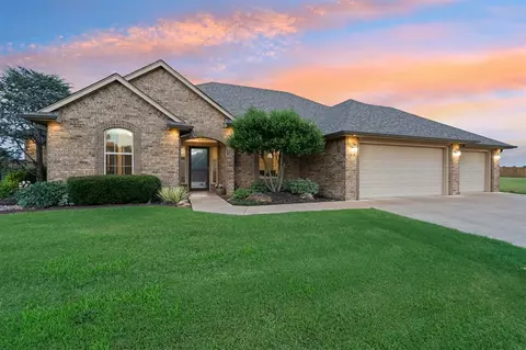 3401 Pondridge Rd, Chickasha, OK 73018