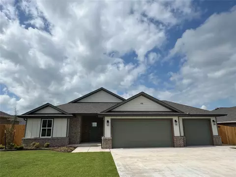 1210 Ariana St, Shawnee, OK 74804