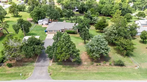 901 E Covell Rd, Edmond, OK 73034