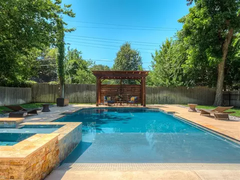 1718 Guilford Ln, Oklahoma City, OK 73120