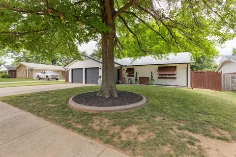 623 E 27th St, Edmond, OK 73013 photo 4