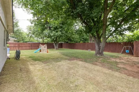 623 E 27th St, Edmond, OK 73013 photo 41