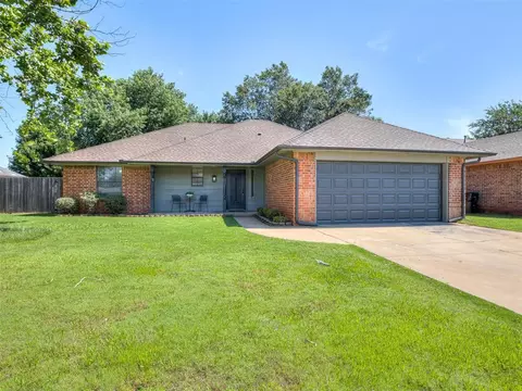 313 Ember Glow Dr, Moore, OK 73160 photo 2