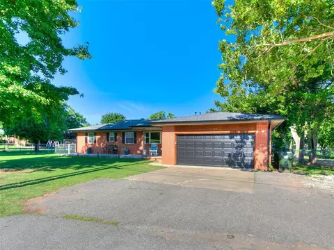 1717 S Webster Dr, Midwest City, OK 73130